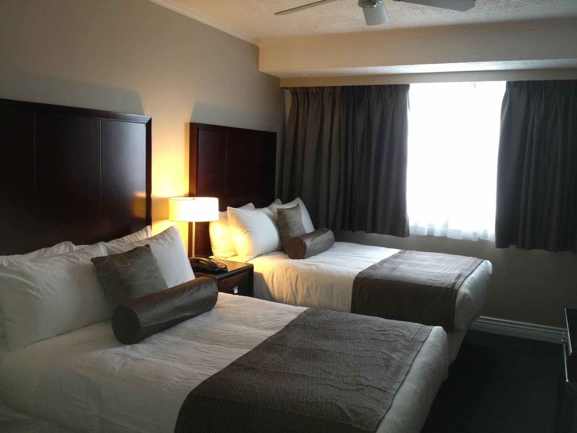 Capital City Center Hotel Вікторія Екстер'єр фото