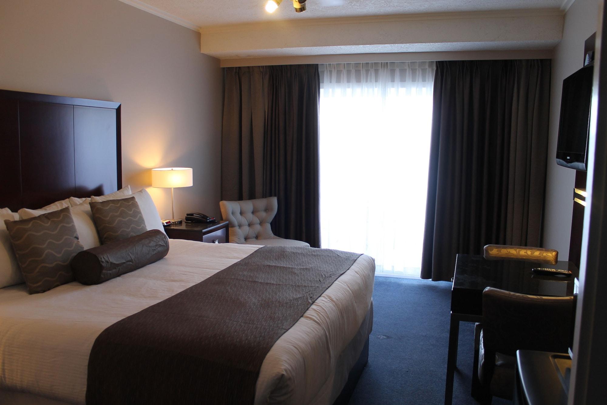 Capital City Center Hotel Вікторія Екстер'єр фото