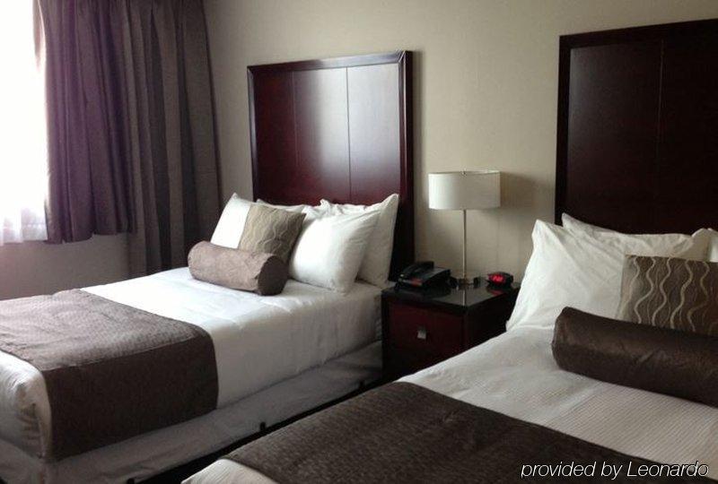Capital City Center Hotel Вікторія Екстер'єр фото