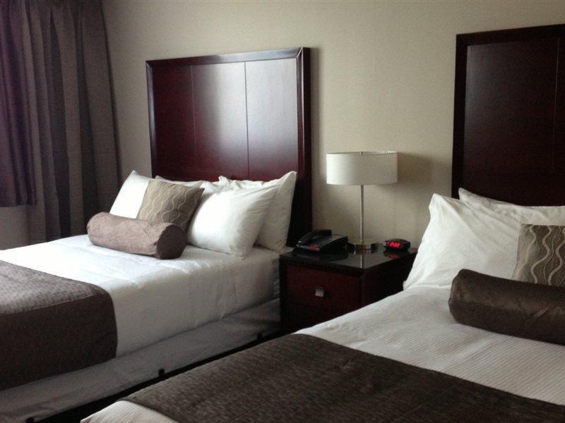 Capital City Center Hotel Вікторія Екстер'єр фото