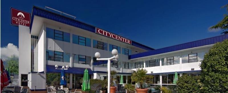 Capital City Center Hotel Вікторія Екстер'єр фото